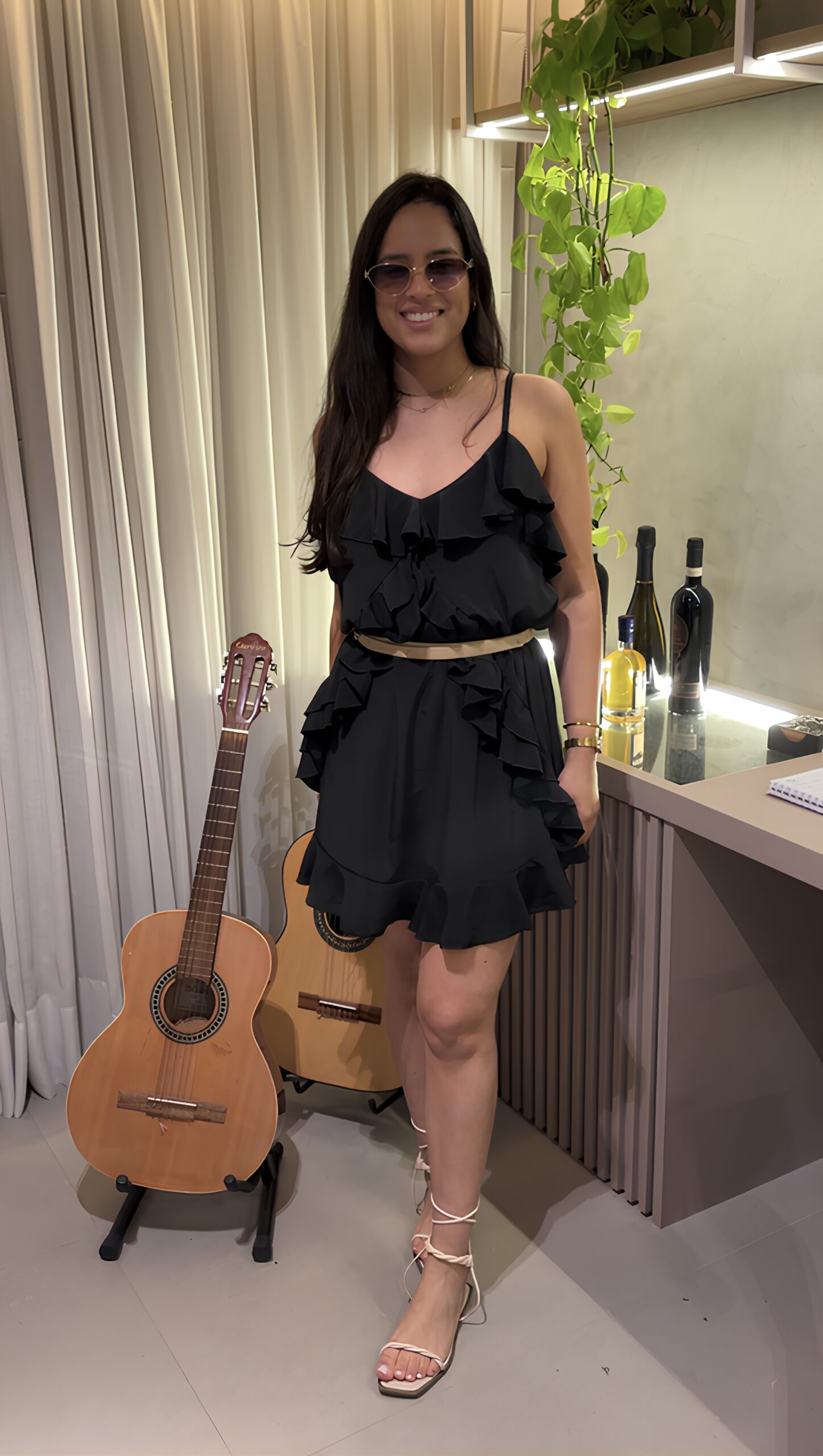Vestido Curto com babados