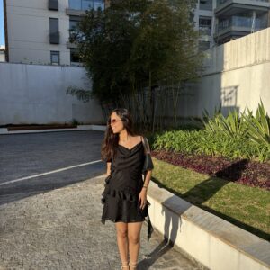 Vestido curto com desenhos