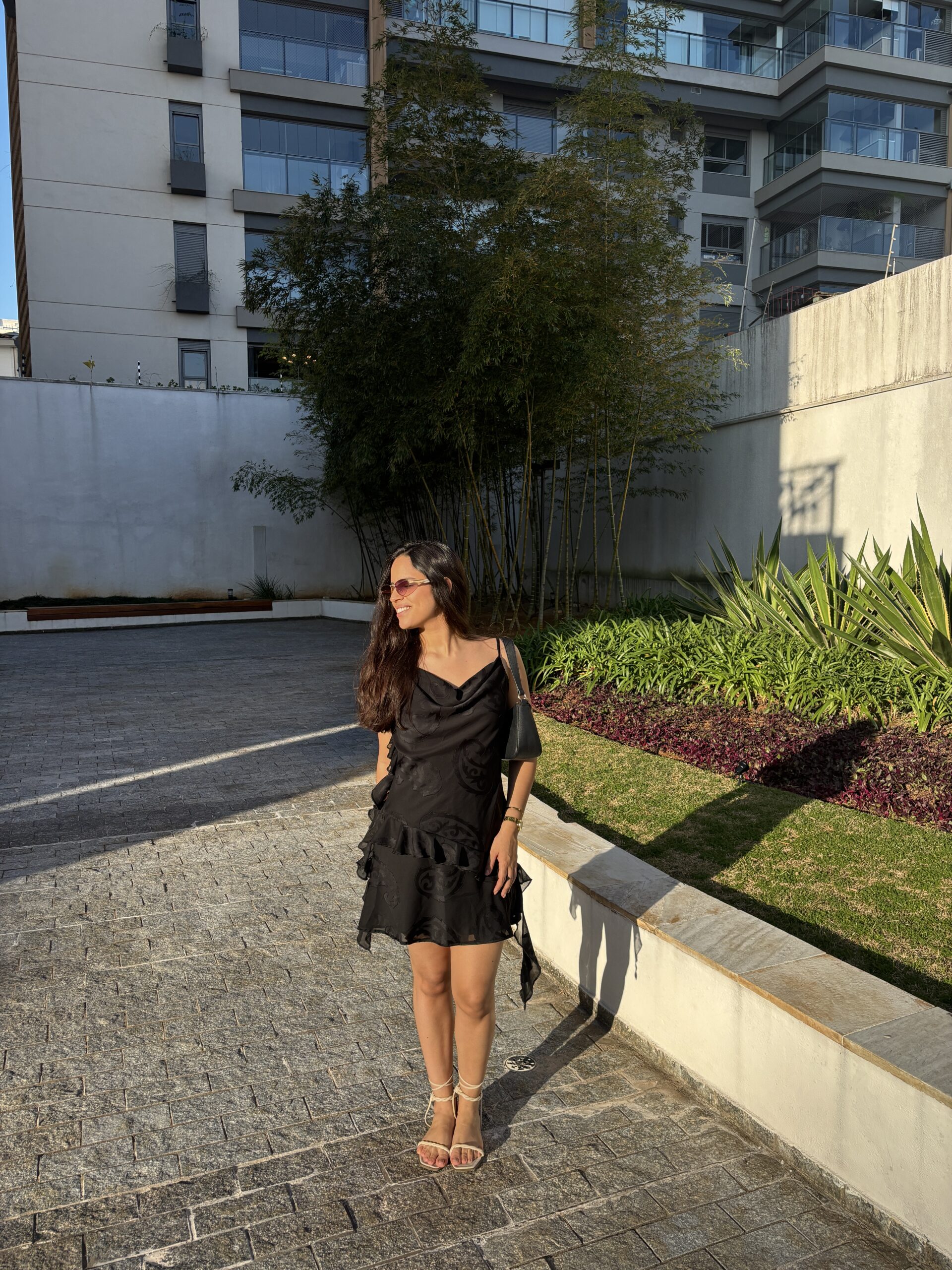 Vestido curto com desenhos